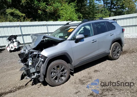 2025 Toyota Rav4 Xle Premium z USA, uszkodzony, nr VIN 2T3B6RFV4SW084711